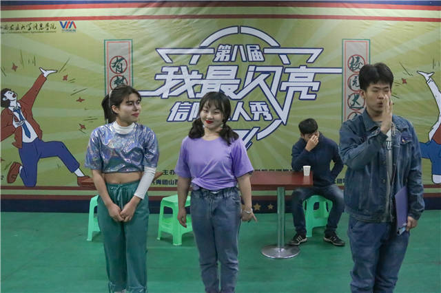 新鲜双簧秀，展现时代独特魅力与影响力的舞台